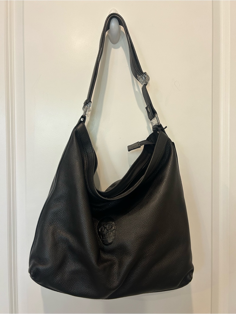 NWT IO Pelle Italia 🇮🇹3D Skull Embossed Black Leather Hobo Tote Bag